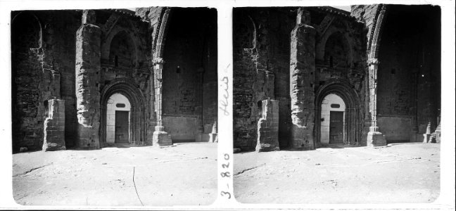 Portalada lateral de la catedral vella de Lleida