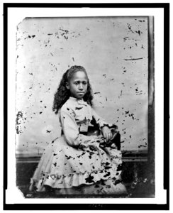 Portrait of African American girl, seated LCCN2006688045