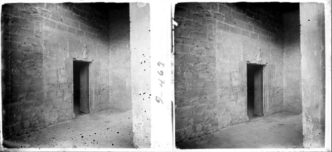 Portalet del refectori del convent dels Àngels de Barcelona