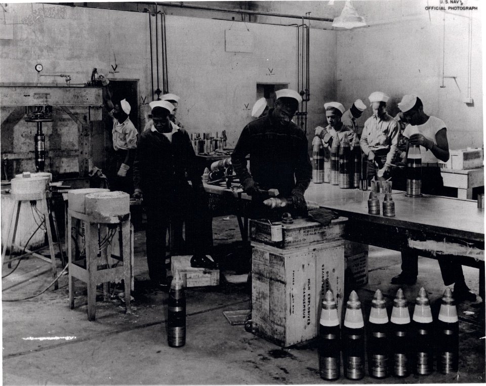 PortChicagoAmmowork1943