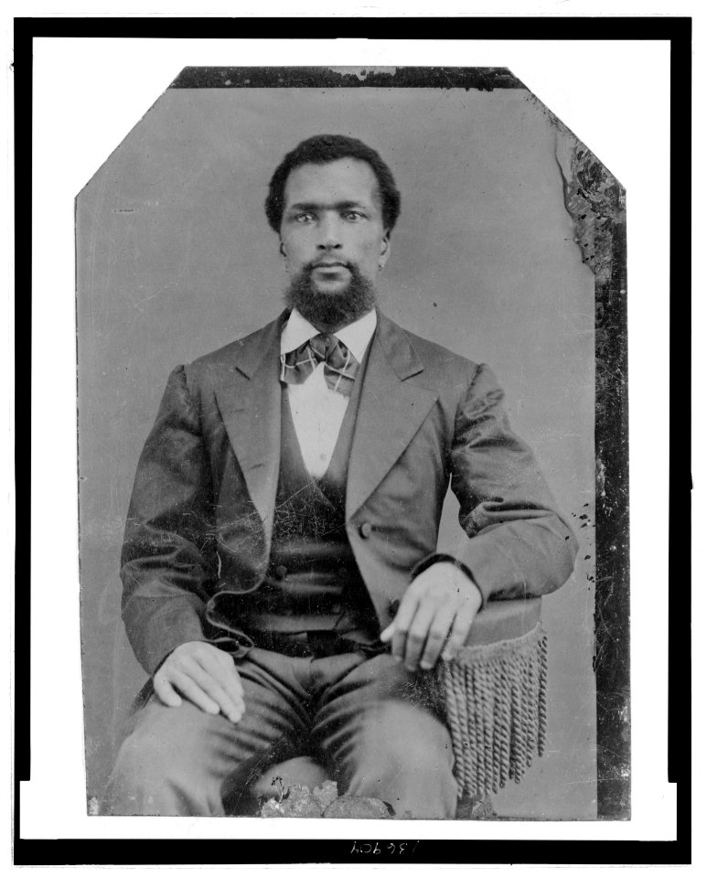 Portrait of an African American man, seated LCCN2006688026