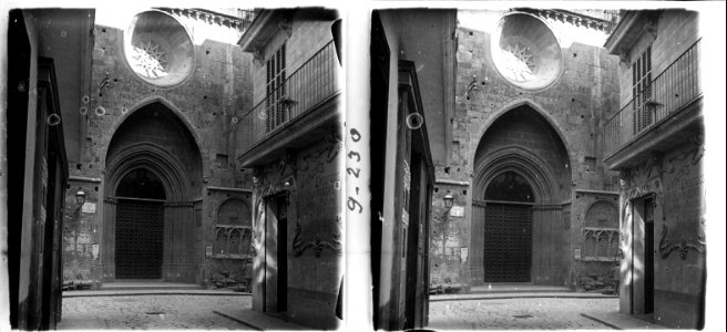Porta lateral de l'església de Santa Eulàlia a Palma de Mallorca