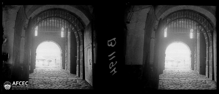 Portal d'entrada a Montlluís