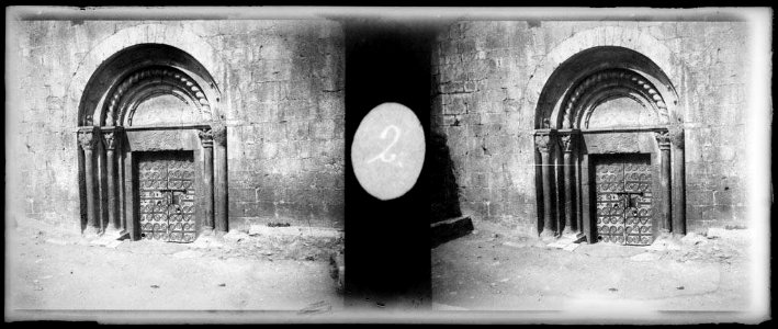 Portal de l'església de Sant Esteve de Llanars