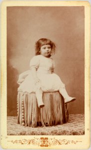 Portrait de Gilbert de Rohan-Chabot à l'âge de 2 ans (bgw20 0246)