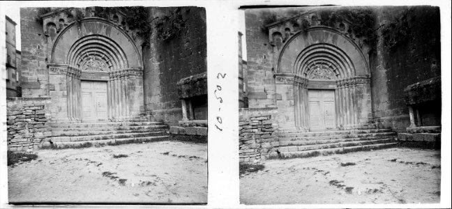 Portalada de Vallbona de les Monges