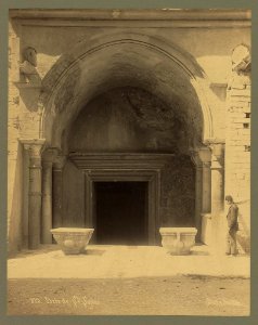 Porte de Ste. Sophie - Sébah & Joaillier. LCCN2003680781