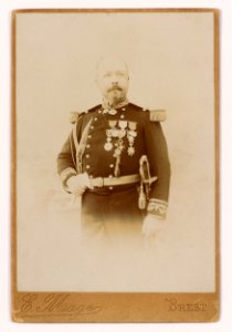 Portrait d'officier 989 0001 326