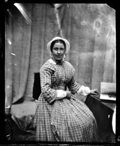 Portret van een onbekende jonge vrouw foto 5 (max res)