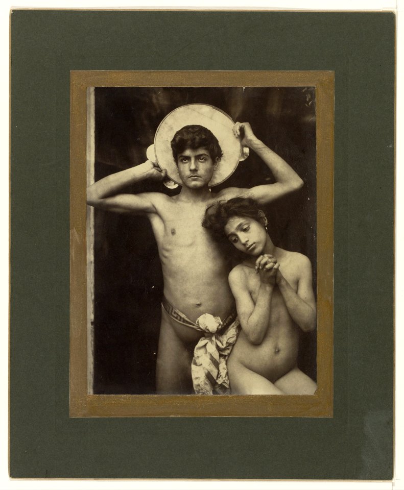 Portret van naakte jongen en meisje Taormina, RP-F-F17648