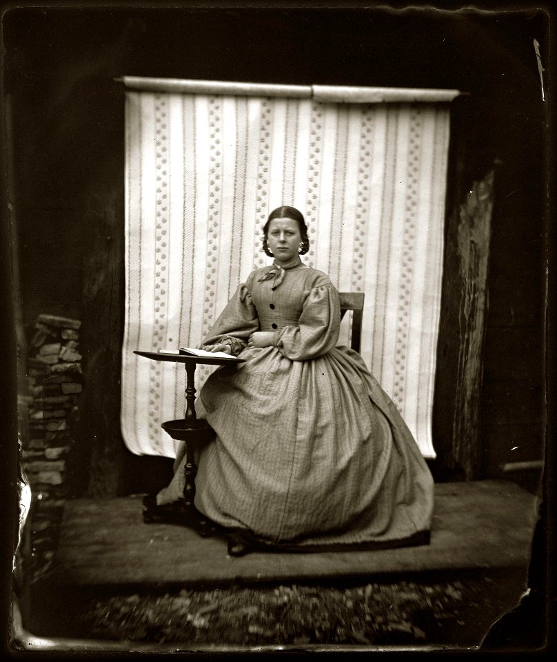 Portret van een onbekende jonge vrouw foto 7 (max res)