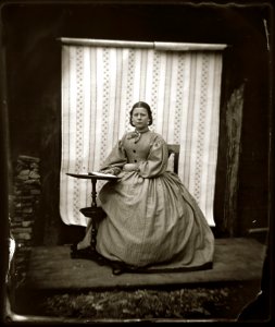 Portret van een onbekende jonge vrouw foto 7 (max res)