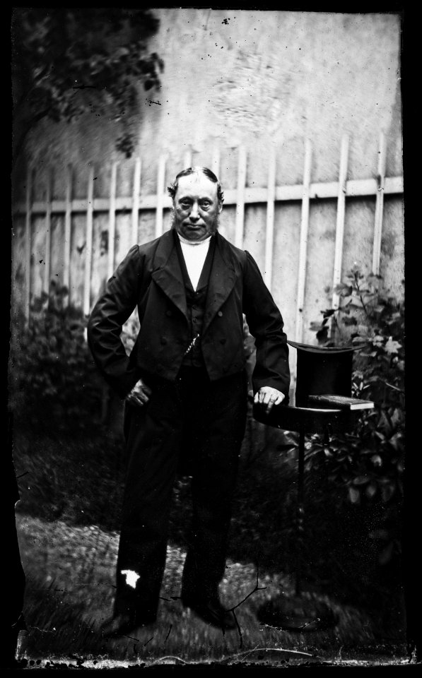Portret van een onbekende oudere man foto 1 (max res)