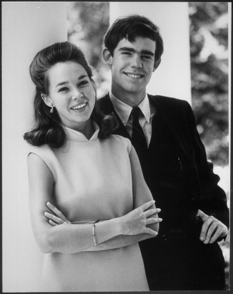 Portrait of David and Julie Nixon Eisenhower - NARA - 194644