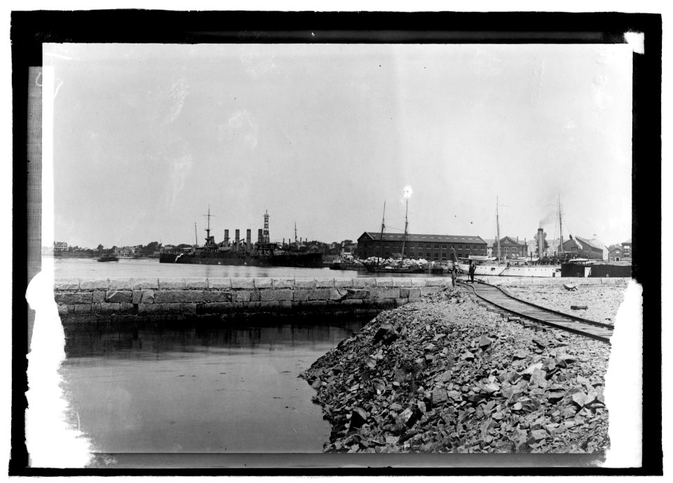 Portsmouth, N.H. Navy Yard LCCN2016821535