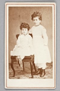 Porträtt. Ellen och Ebba von Hallwyl 1860-tal - Hallwylska museet - 87319 photo
