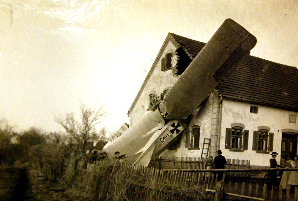 Possible LVG B.I aircraft wrecked, WWI(31772846630)