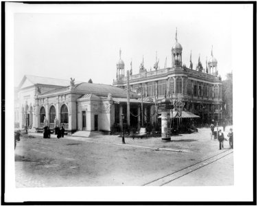 Post and telegraph building, left, restaurant on right, Paris Exposition, 1889 LCCN94500841