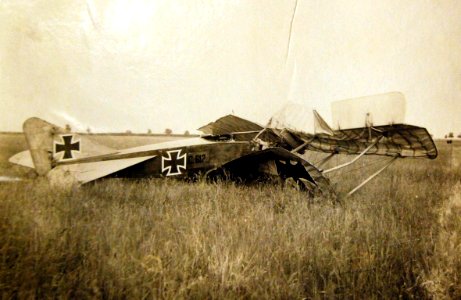 Possible wrecked Fokker airplane, German Aircraft, WWI (31337596243)