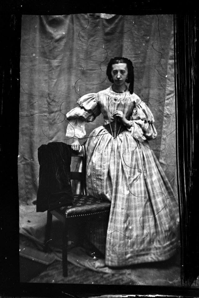 Portret van een onbekende jonge vrouw foto 8 (max res)
