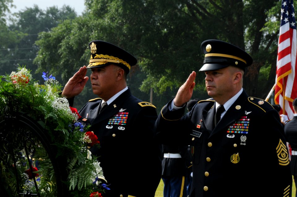Post honors heroes at Memorial Day ceremony (7825160330)