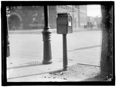 POST OFFICE DEPARTMENT MAIL BOX LCCN2016863508