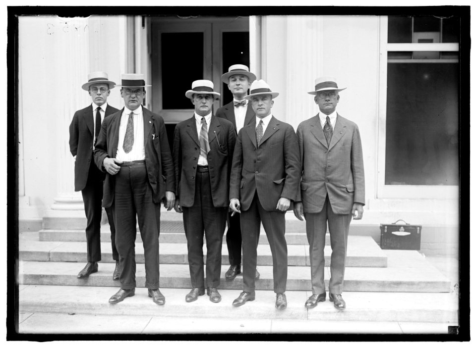 POST OFFICE DEPARTMENT. POSTAL DELEGATION AT WHITE HOUSE LCCN2016870410
