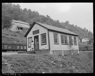 Post office for the Filbert mine area. U.S. Coal and Coke Company, Gary Mines, Gary, McDowell County, West Virginia. - NARA - 540851