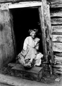 Portrett av Kristine Ærillæ (finsk, Ärilä), Laitimor - Norsk folkemuseum - NF.05904-001