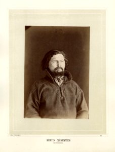 Portrett av Morten Clementsen i kofte - Norsk folkemuseum - NF.15006-083
