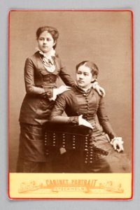 Porträtt. Ellen och Ebba von Hallwyl som tonåringar - Hallwylska museet - 87321 photo