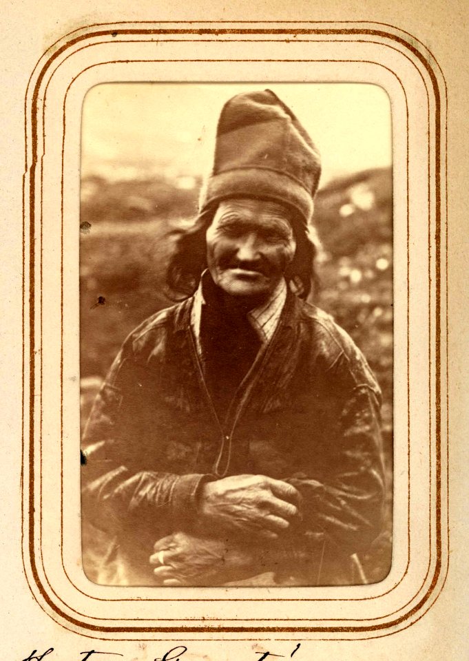 Porträtt av Nils Granströms hustru, namn okänt. Tuorpons sameby, Jokkmokks sn. Lotten von Düben 1868 - Nordiska Museet - NMA.0033121 1