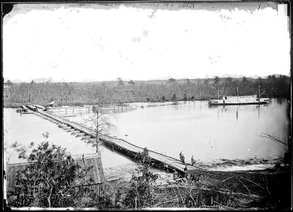 Potomac River, pontoon bridge from Fort Sumner - NARA - 528970 photo