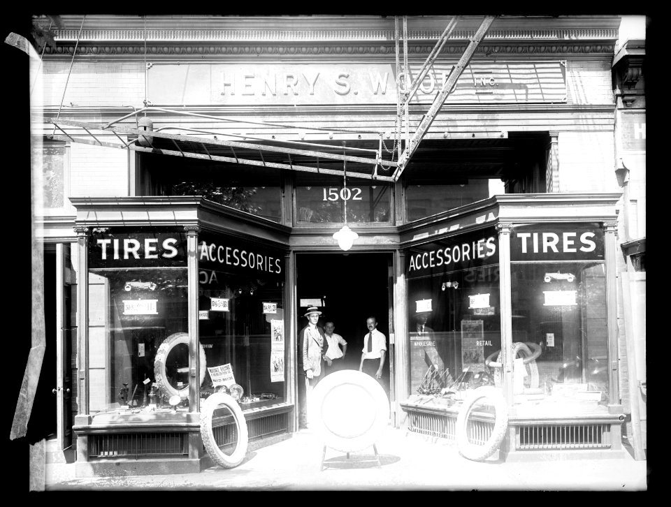 Potomac Garage LCCN2016823975