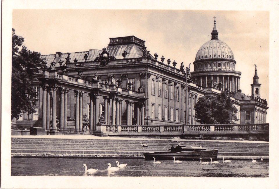 Potsdam - Sanssouci, Alemanha, Meados do Sec. XX, Towncastel With Lindentree four Petitions, Arquivo de Villa Maria, Angra do Heroísmo, Açores.