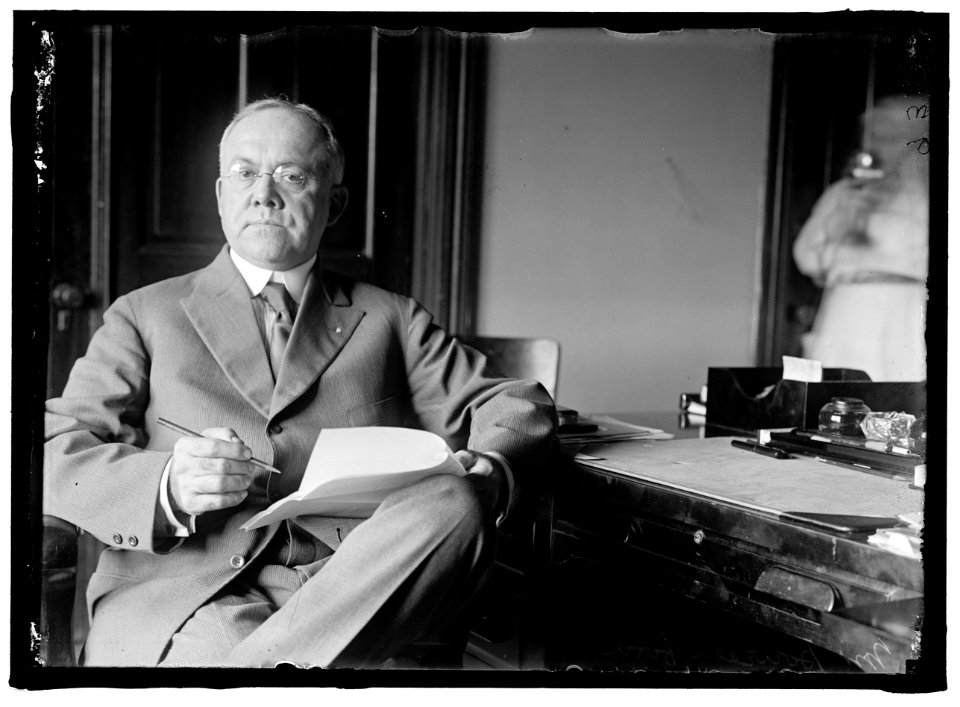 POWELL, G. HAROLD, CHIEF, PERISHABLE COMMODITIES DIV., U.S. FOOD ADMINISTRATION LCCN2016868301