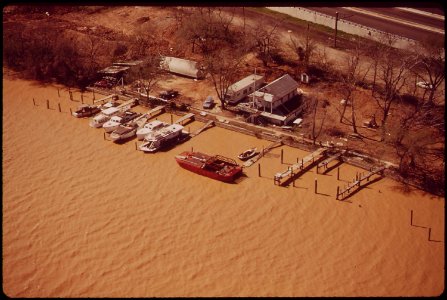 Power-boats-moored-on-the-anacostia-river-siltation-discolors-the-river-april-1973 7461367584 o