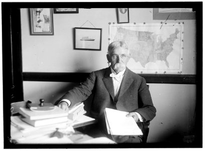 POWDERLY, TERENCE VINCENT. U.S. COMMDR. GEN. IMMIGRATION, 1897-1902; CHIEF DIV. INF. SAME, 1907- LCCN2016866511