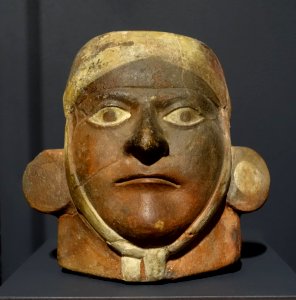 Pot in the form of a human head, Nasca, North Coast, Peru, ceramic - Meso-American collection - Peabody Museum, Harvard University - DSC05953