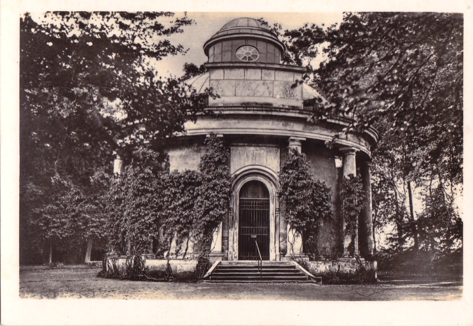 Potsdam - Sanssouci, Alemanha, Meados do Sec. XX, Castelo de Sanssouci, Musoleu da Imperatiz Augusta Vitória dos tempos antigos, Arquivo de Villa Maria