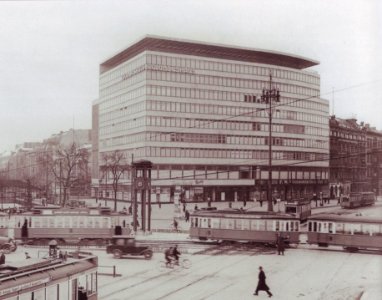 Potsdamer Platz mit Columbushaus, 1932 (cropped)