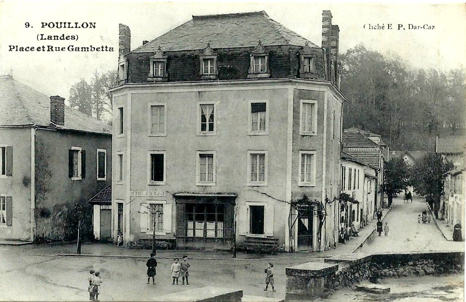 Pouillon (Landes) - Place et rue Gambetta 1