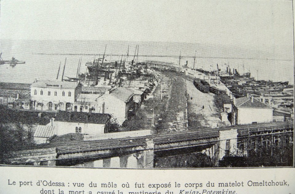Potemkin mutiny Odessa port new mole at which corps of killed Vakulenchuk was excibited