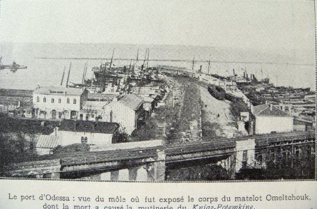 Potemkin mutiny Odessa port new mole at which corps of killed Vakulenchuk was excibited