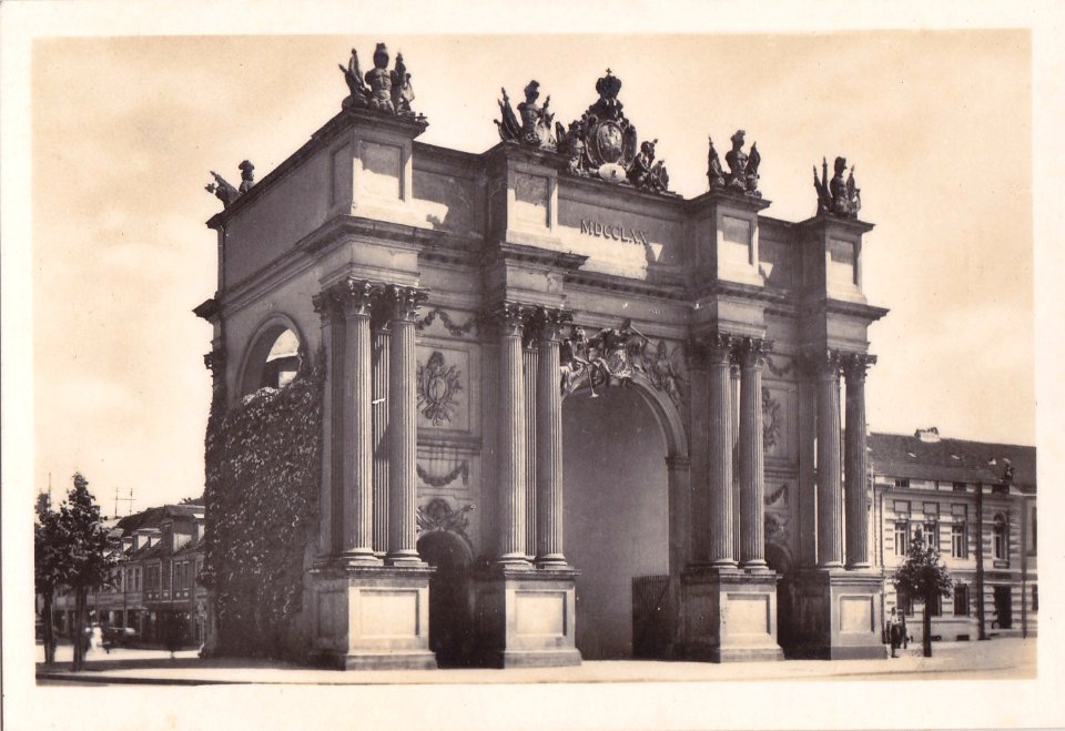 Potsdam, Alemanha, Meados do Sec. XX, Porta de Brandenbourg, Arquivo de Villa Maria, Angra do Heroísmo, Açores.