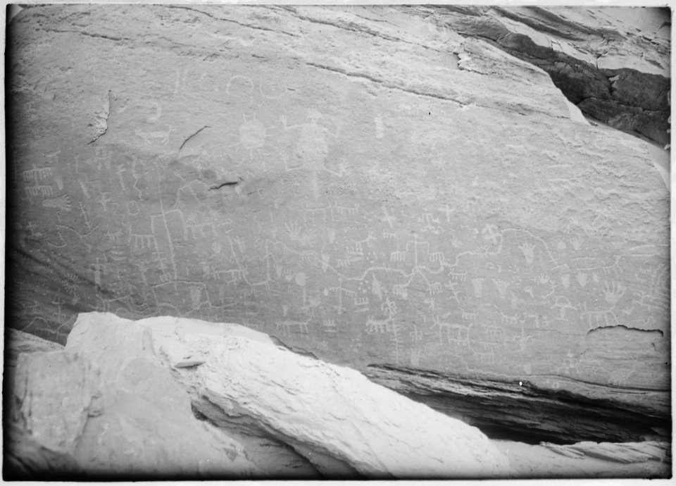 Prehistoric pictographs on sand rocks, Adamana, Arizona, 08-1903 - NARA - 521044