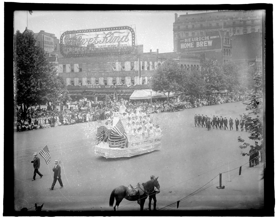Preparedness parade, Wash., D.C., 1916 LCCN2016852535