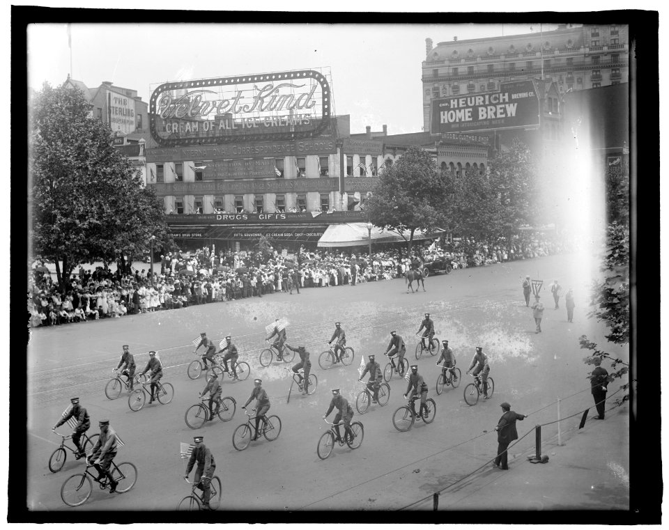 Preparedness parade, Wash., D.C., 1916 LCCN2016852545