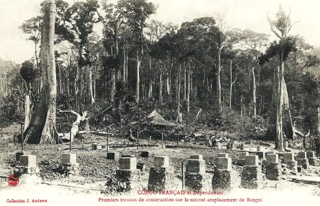 Premiers travaux de construction sur le nouvel emplacement de Bangui (Congo français)