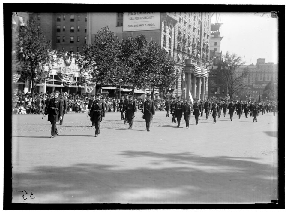 PREPAREDNESS PARADE- G.A.R. UNITS IN PARADE LCCN2016867021